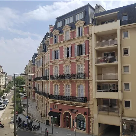 With Balcony 2 Steps From The Daire Biarritz